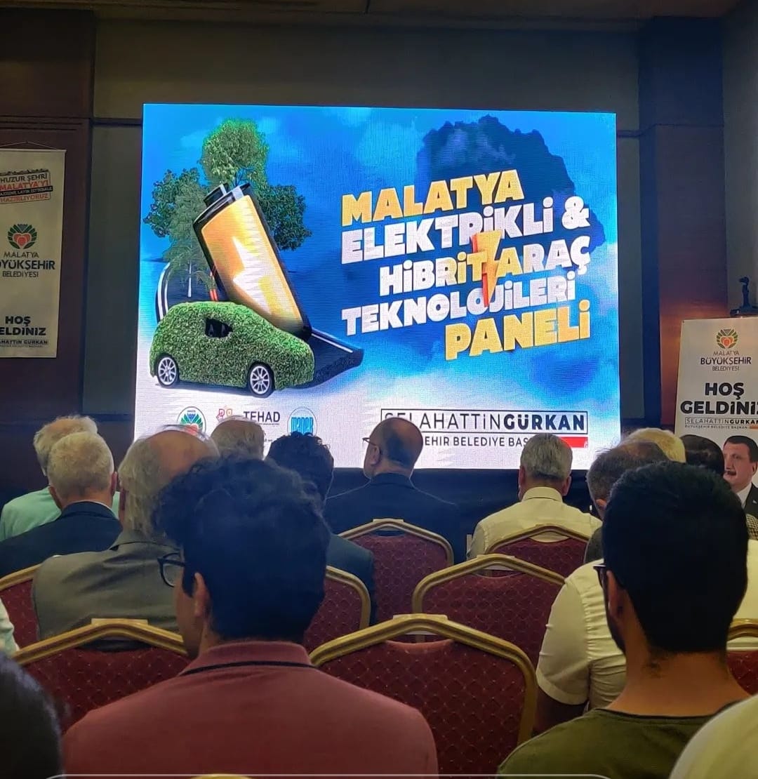 "Elektrikli ve Hibrit Araç Teknolojileri" Paneli Düzenlendi