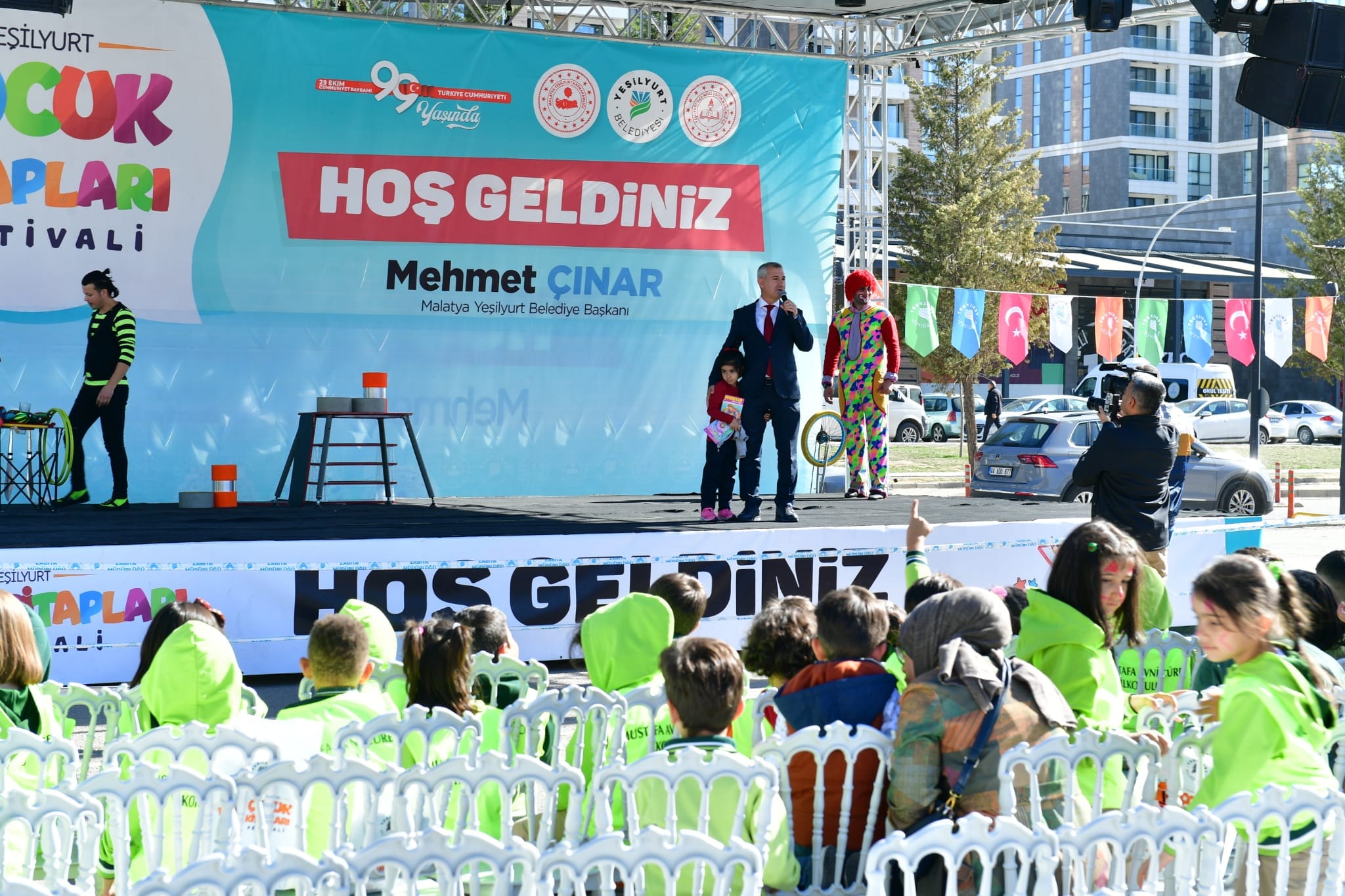 Festivalde Sirk Gösterisi İlgiyle İzlendi