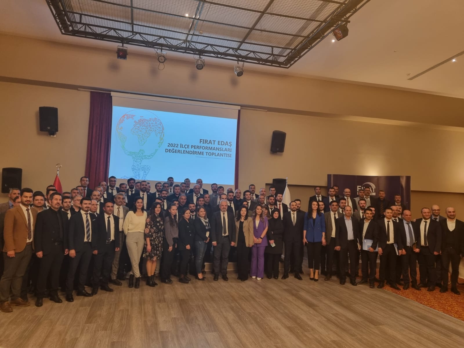 Fırat Edaş'tan Çalışanlarına Ödül