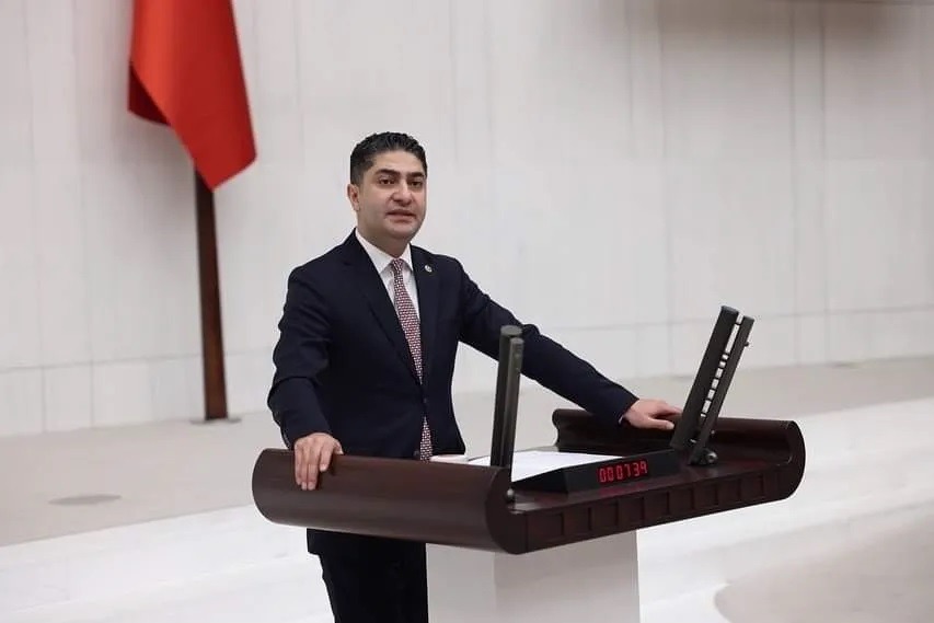 Gazetecilere Yeşil Pasaport Meclis Gündeminde