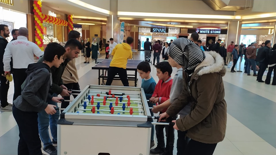 Geleneksel Spor Şenliklerinde Öğrenciler Ter Döktü