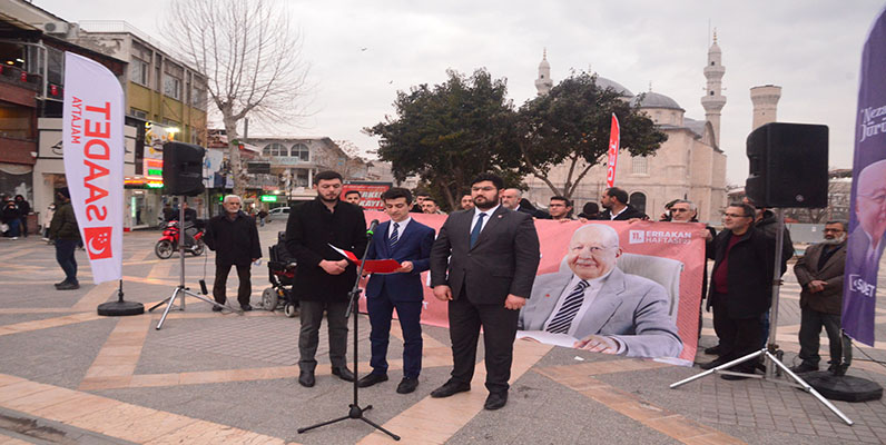 Genç Saadet Partililer Erbakan'ı Andı
