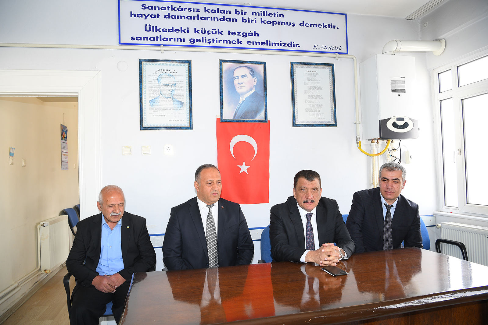 Gürkan," Kapımız Esnaflarımıza Her Zaman Açık Olmuştur"