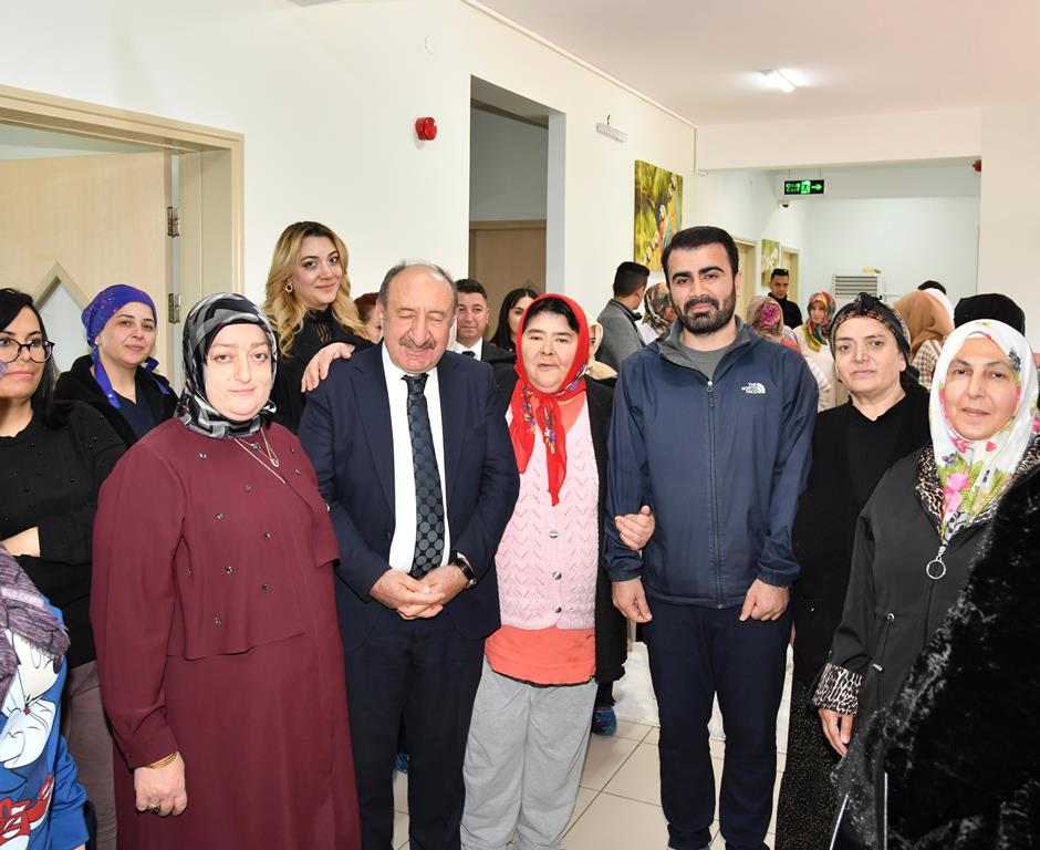 Hanife Yazıcı'dan Engelsiz Yaşam Merkezine Ziyaret