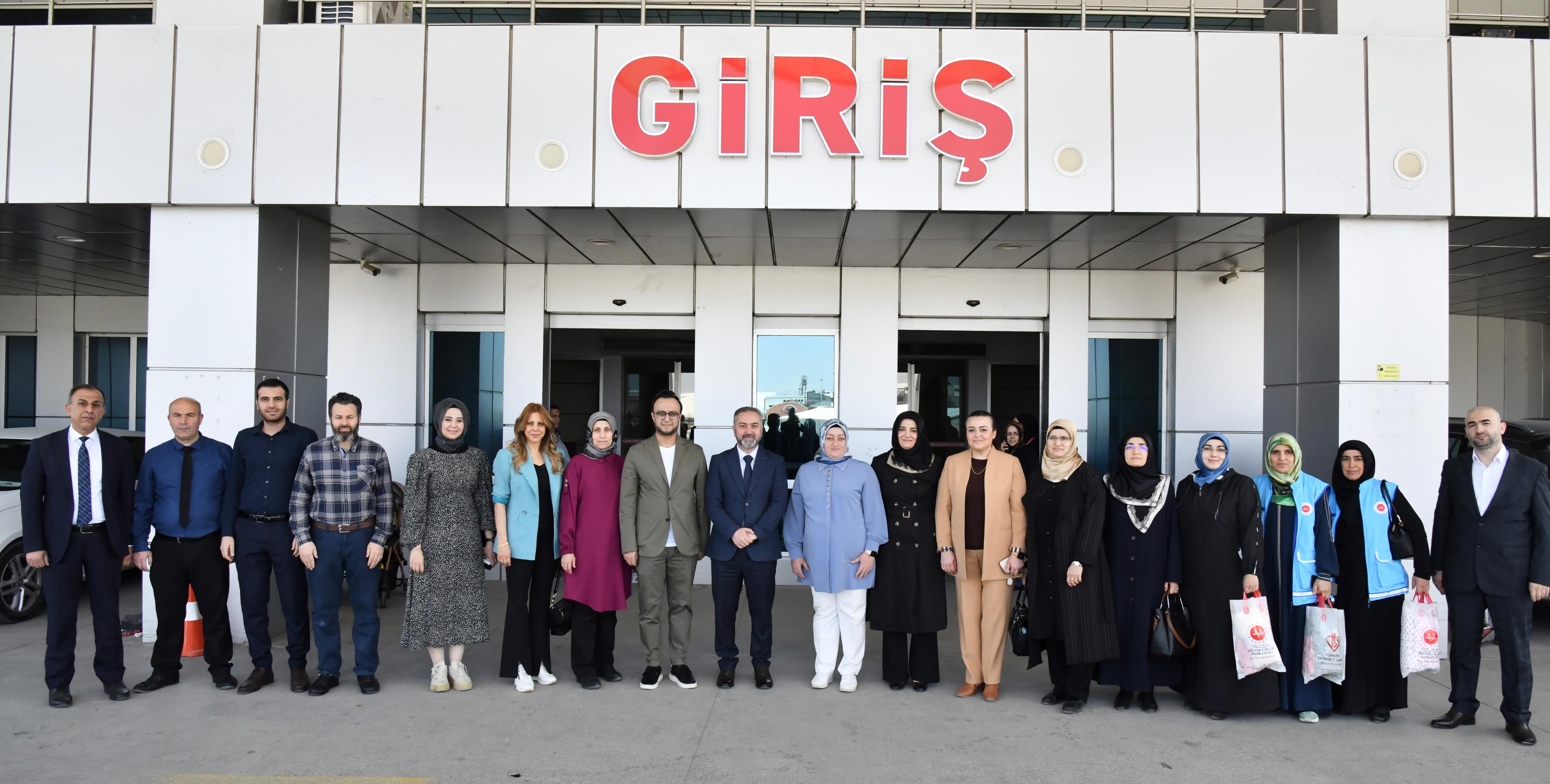 Hanife Yazıcı’dan Yeni Annelere Ziyaret