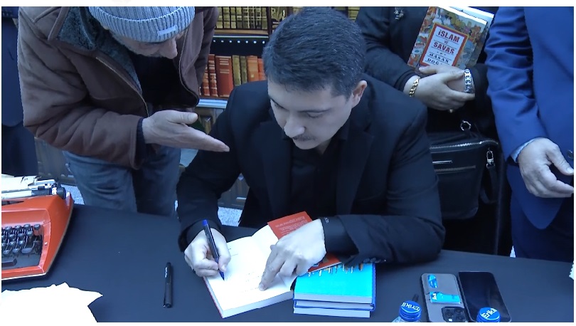 Hasan Doğan Sevenleriyle Buluştu