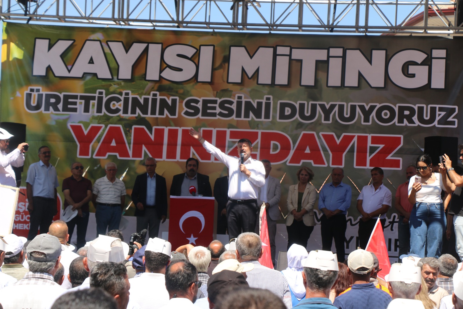 Hekimhan’da ‘Büyük Kayısı Mitingi’