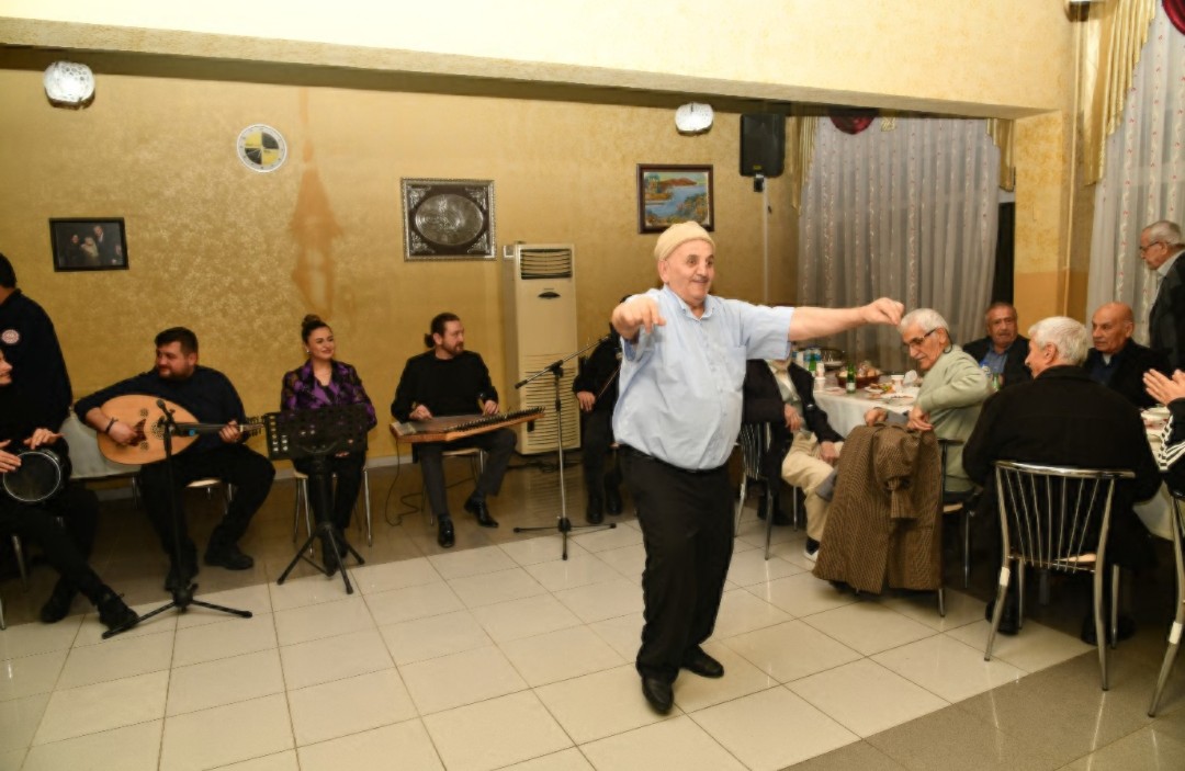 Huzurevi Sakinleri Doyasıya Eğlendi