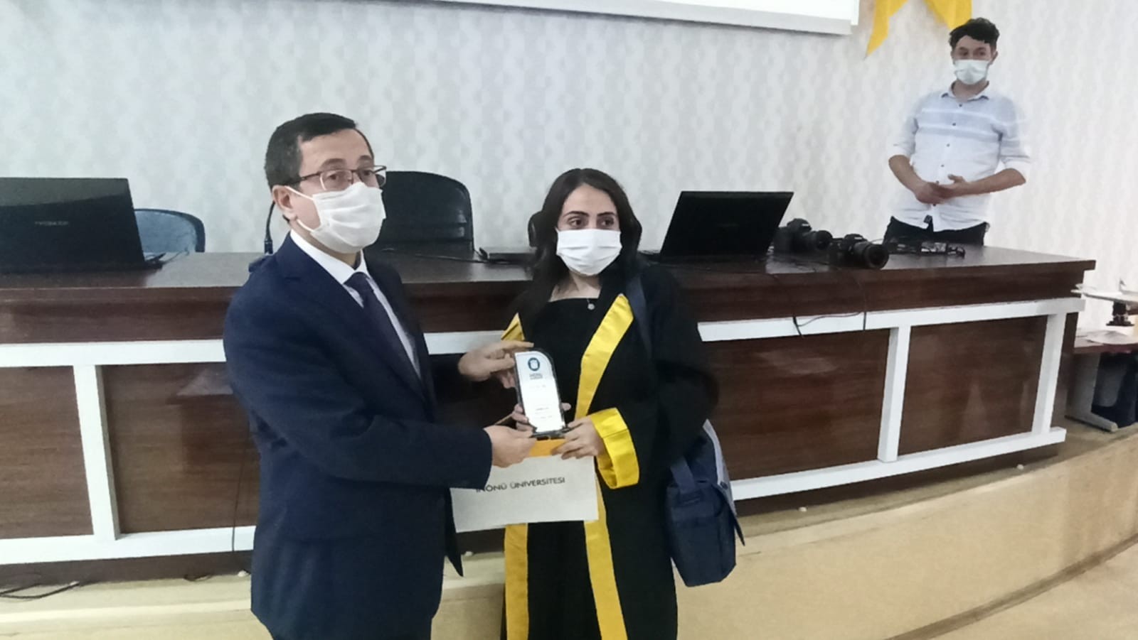 İletişim öğrencilerinin mezuniyet heyecanı