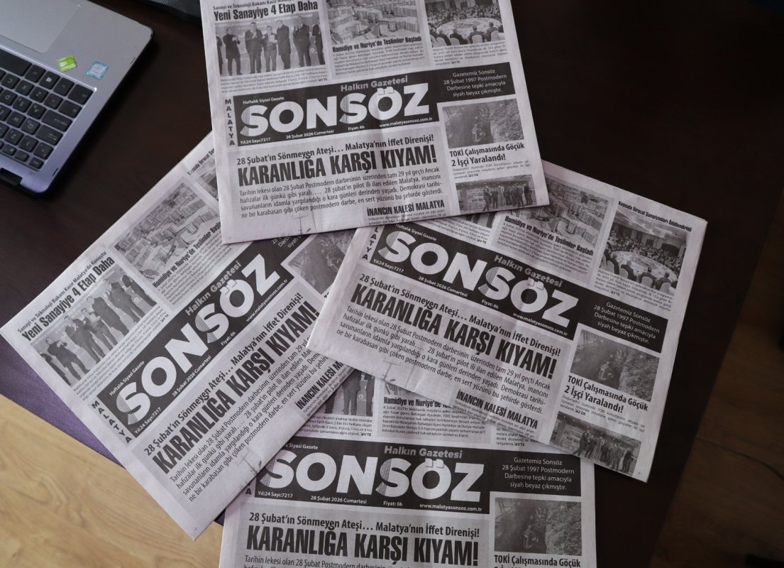 Malatya Sonsöz Gazetesi’nden 28 Şubat Protestosu.  YİNE ‘SİYAH-BEYAZ’ ÇIKTI!
