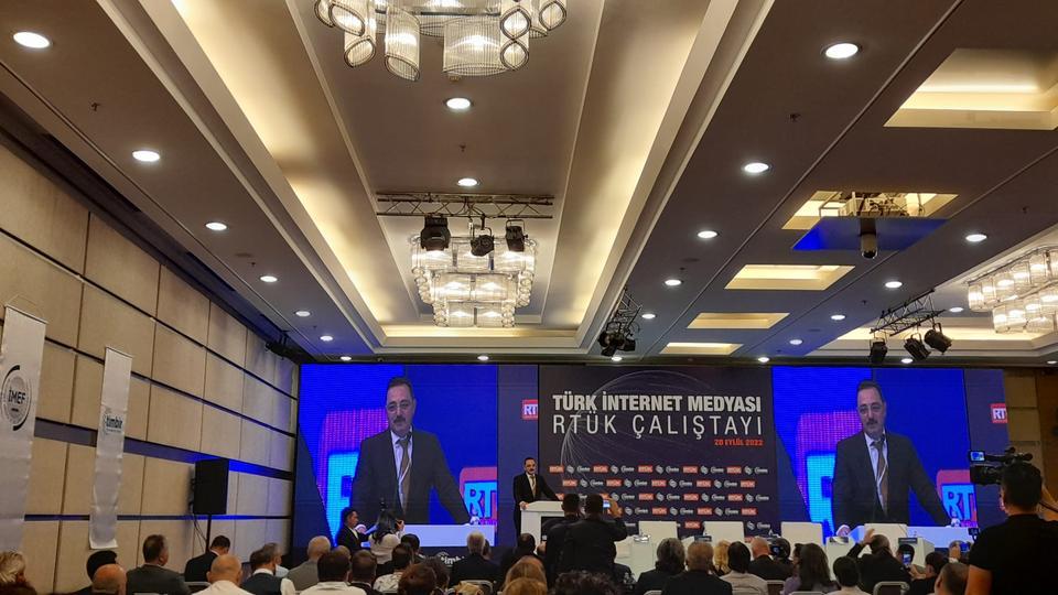 İnternet Medyasının Yasal Alt Yapısı Masaya Yatırıldı