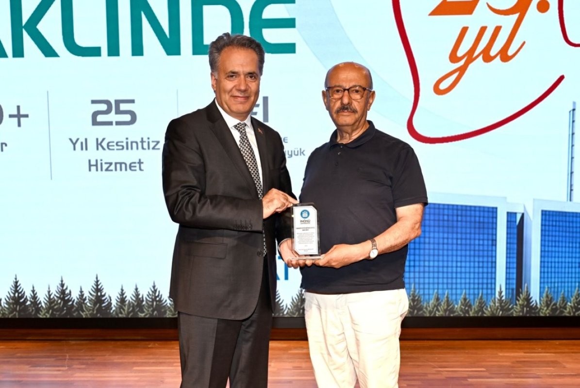 Dünya Markası Enstitünün 25. Yılında İş İnsanı Yusuf Özdal’ Plaket