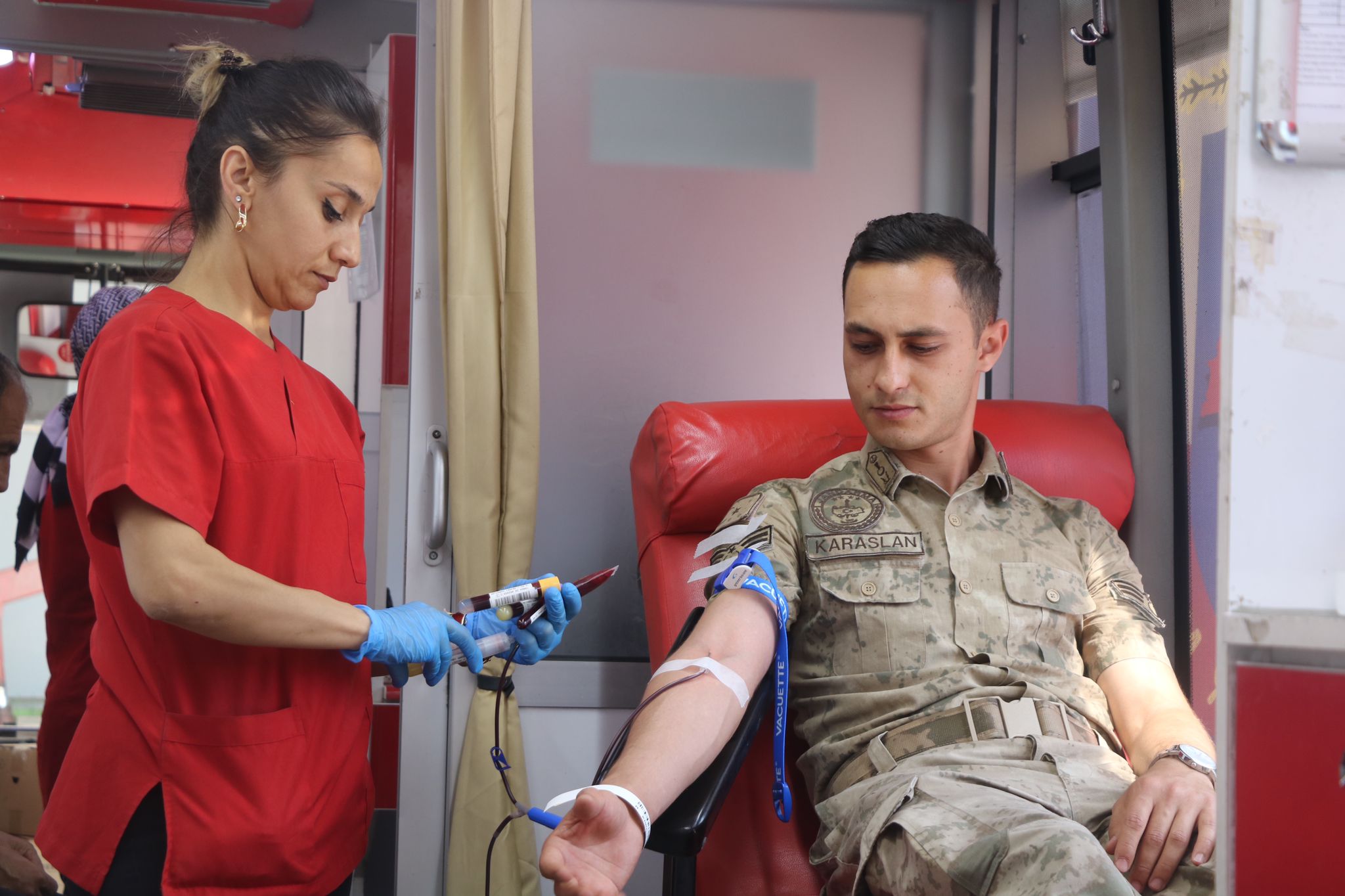 Jandarmadan Kızılay'a Kan Bağışı