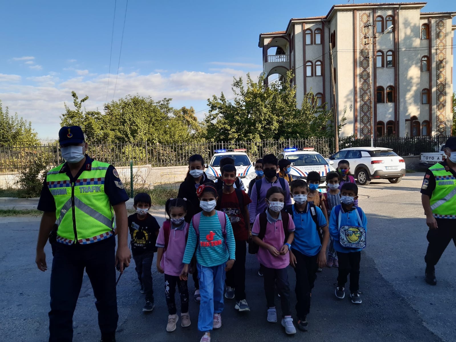 Jandarmadan yaya önceliği