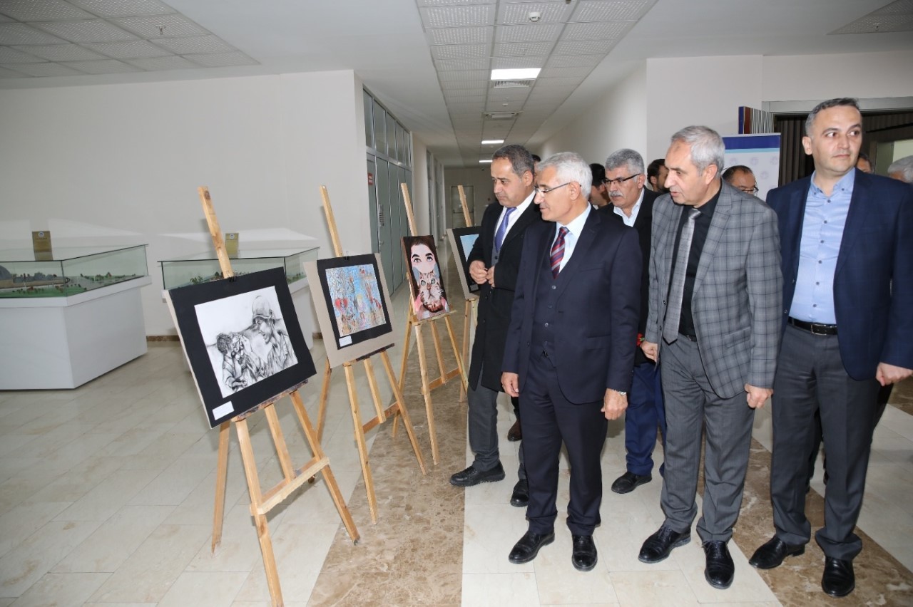 Kadına Şiddete Dikkat Çekmek İçin Resim Yaptılar