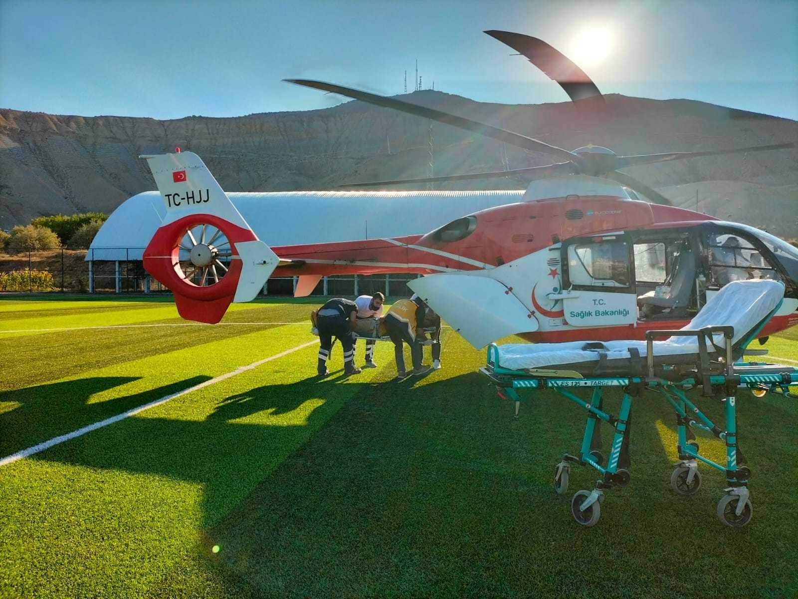 Kan kaybeden şahsın imdadına hava ambulansı yetişti