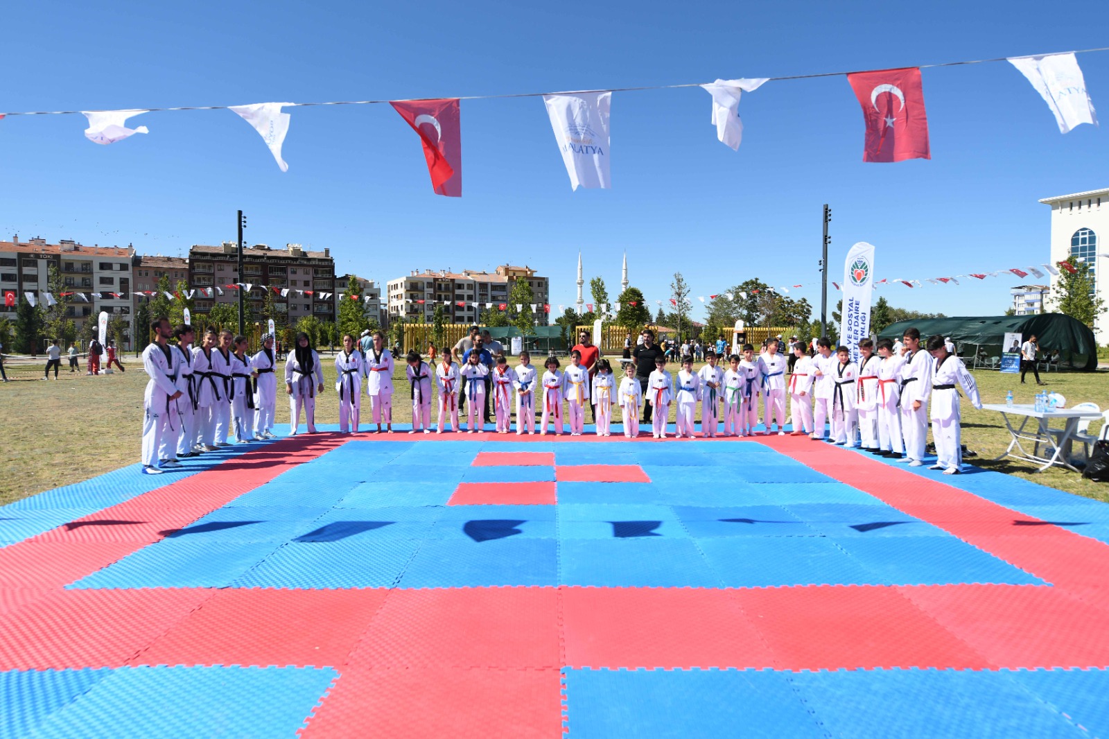 Kayısı Festivali Kapsamında Spor Şenliği Düzenlendi