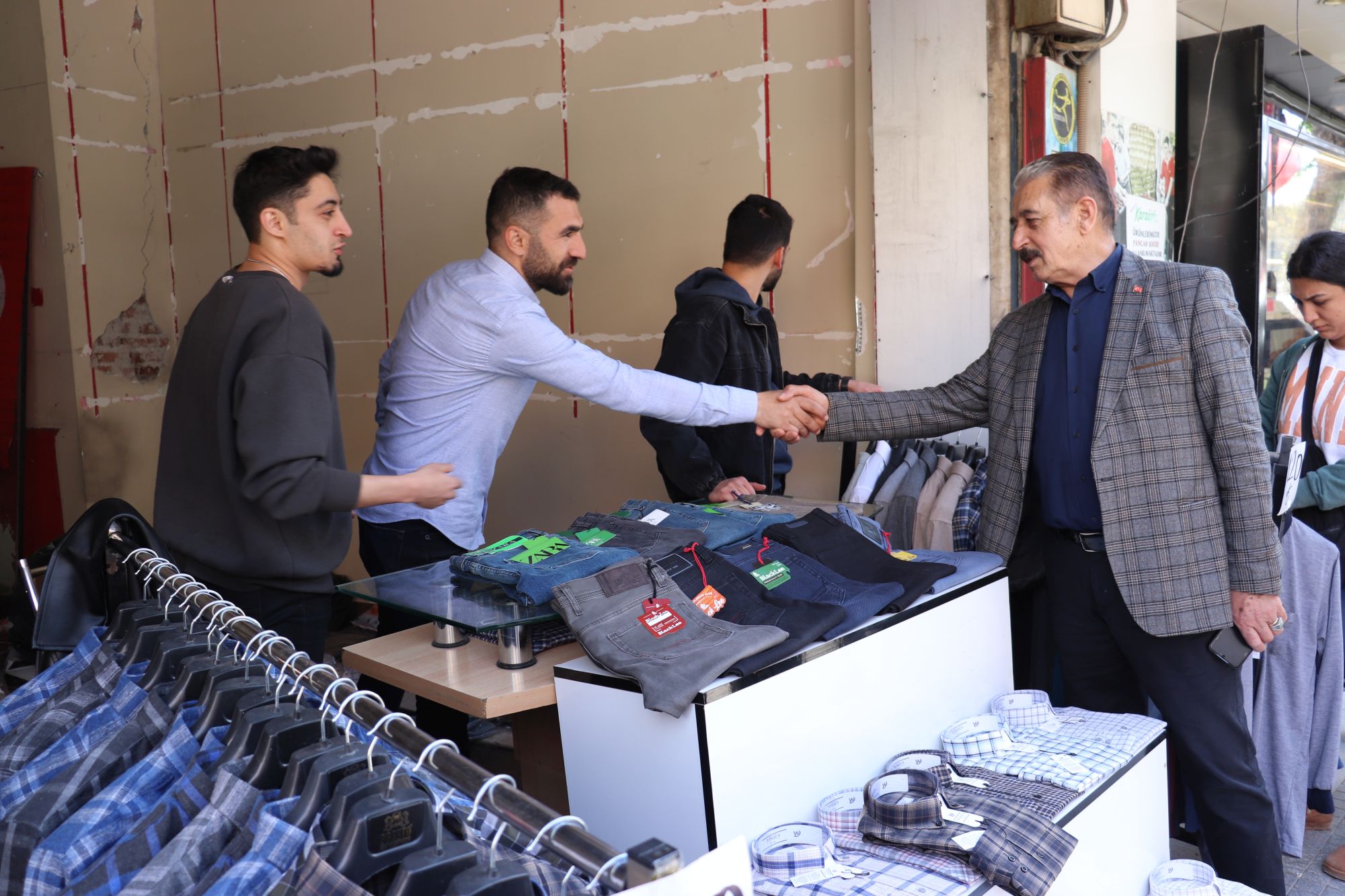 Keskin," Depremin Yaraları Sarılmadan Hiçbir Siyasetçiye Rahat Yüzü Yok"