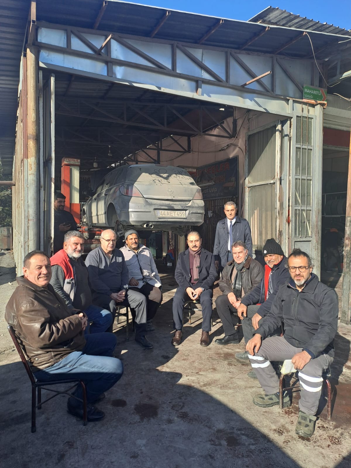 Keskin, “TOKİ ve Bakanlık müteahhitleri malzemeyi Malatya’dan almalı”