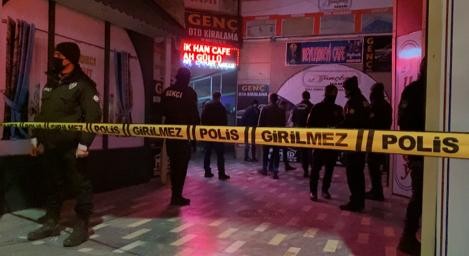 Kız Arkadaşı İle Tartışıp Kafasına Silah Dayadı