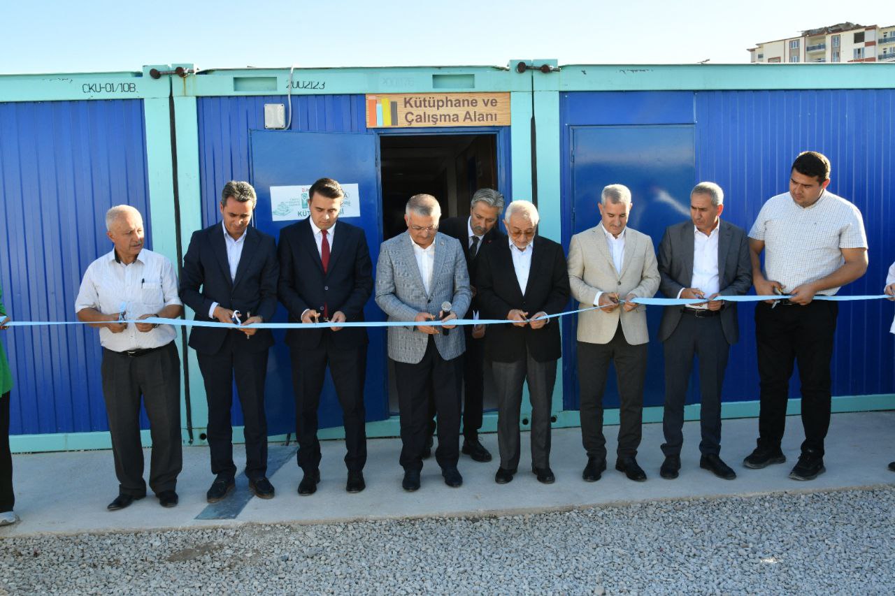 Konteyner Kente Kütüphane Açıldı