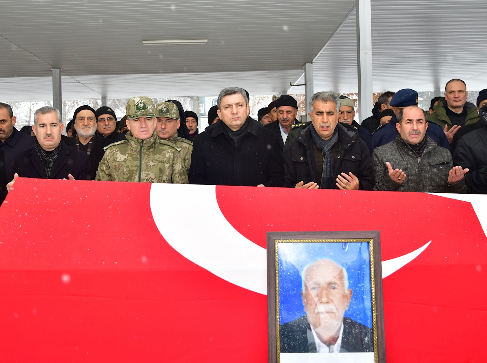 Kore Gazisi Askeri Törenle Son Yolculuğuna Uğurlandı