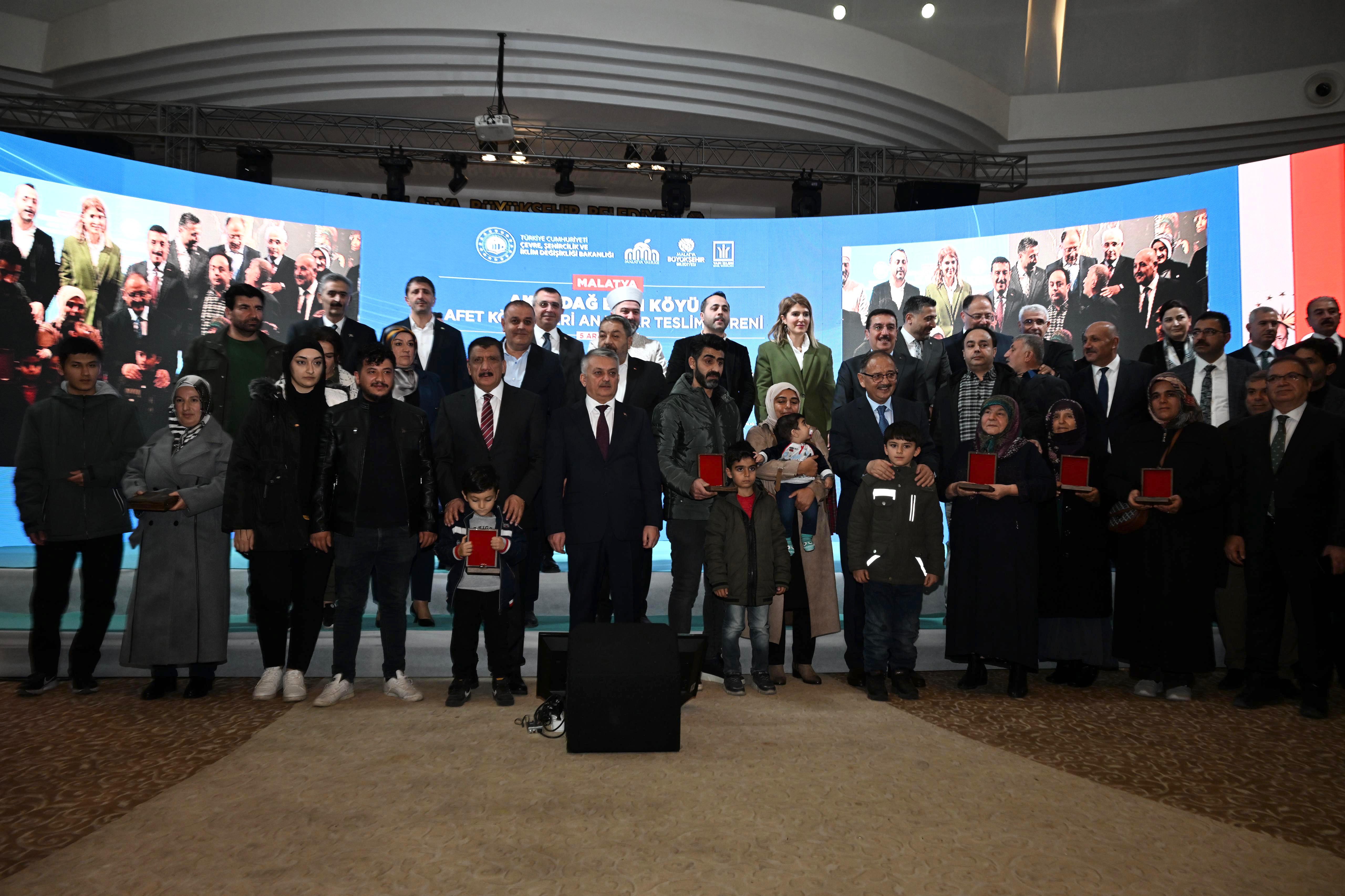 Köy Evleri Sahiplerine Teslim Edilmeye Başlandı