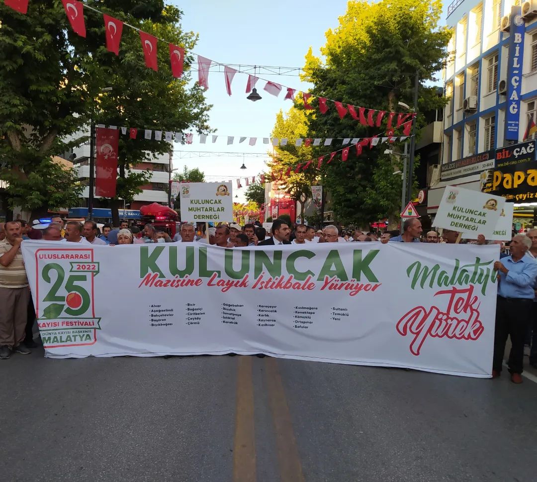 Kuluncak Kayısı Festivali Kortej Yürüyüşünde Yerini Aldı