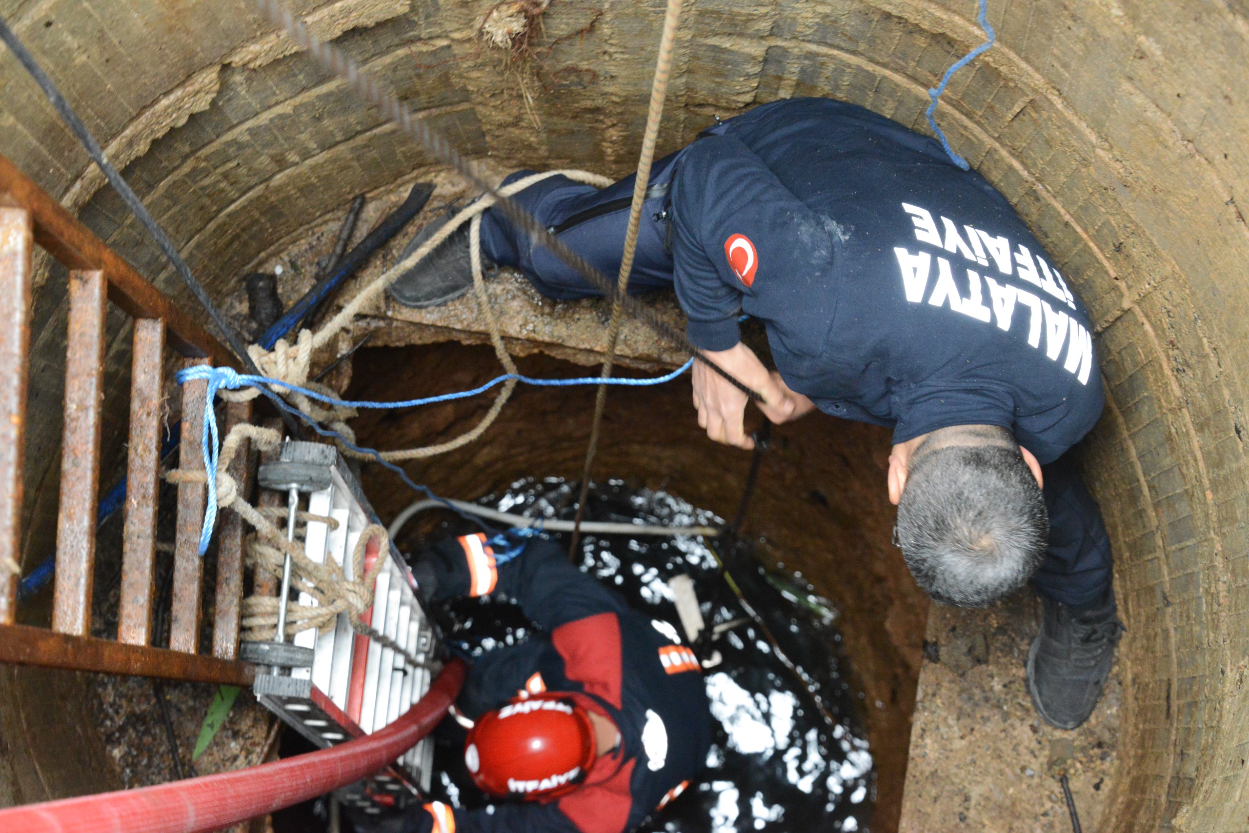Kuyuya Düşen Çocuk Ağır Yaralandı