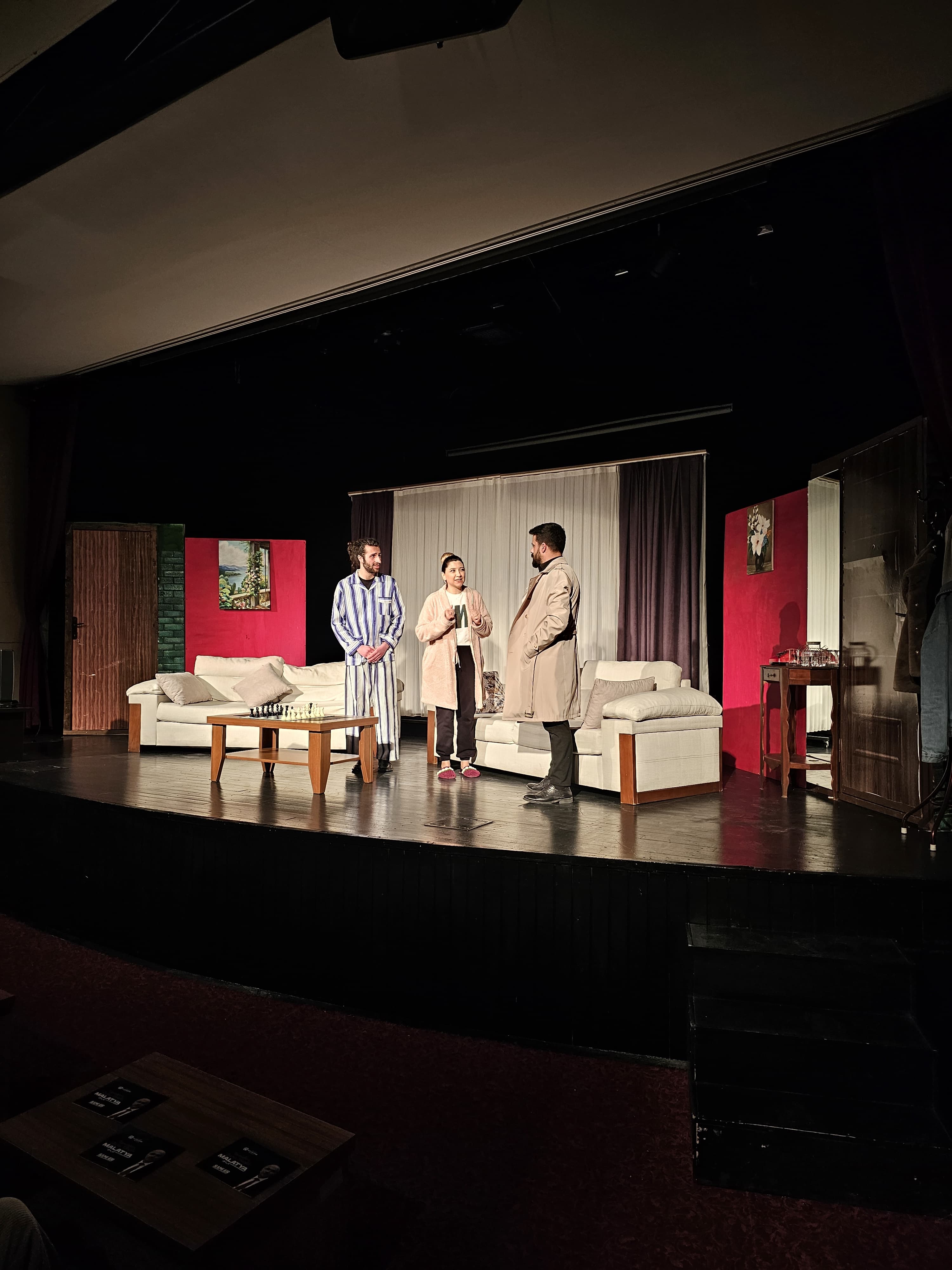 MABESEM Tiyatro Kursiyerleri Seyircilerden Tam Not Aldı “GÖLGE OYUNU” SEYİRCİSİYLE BULUŞTU!