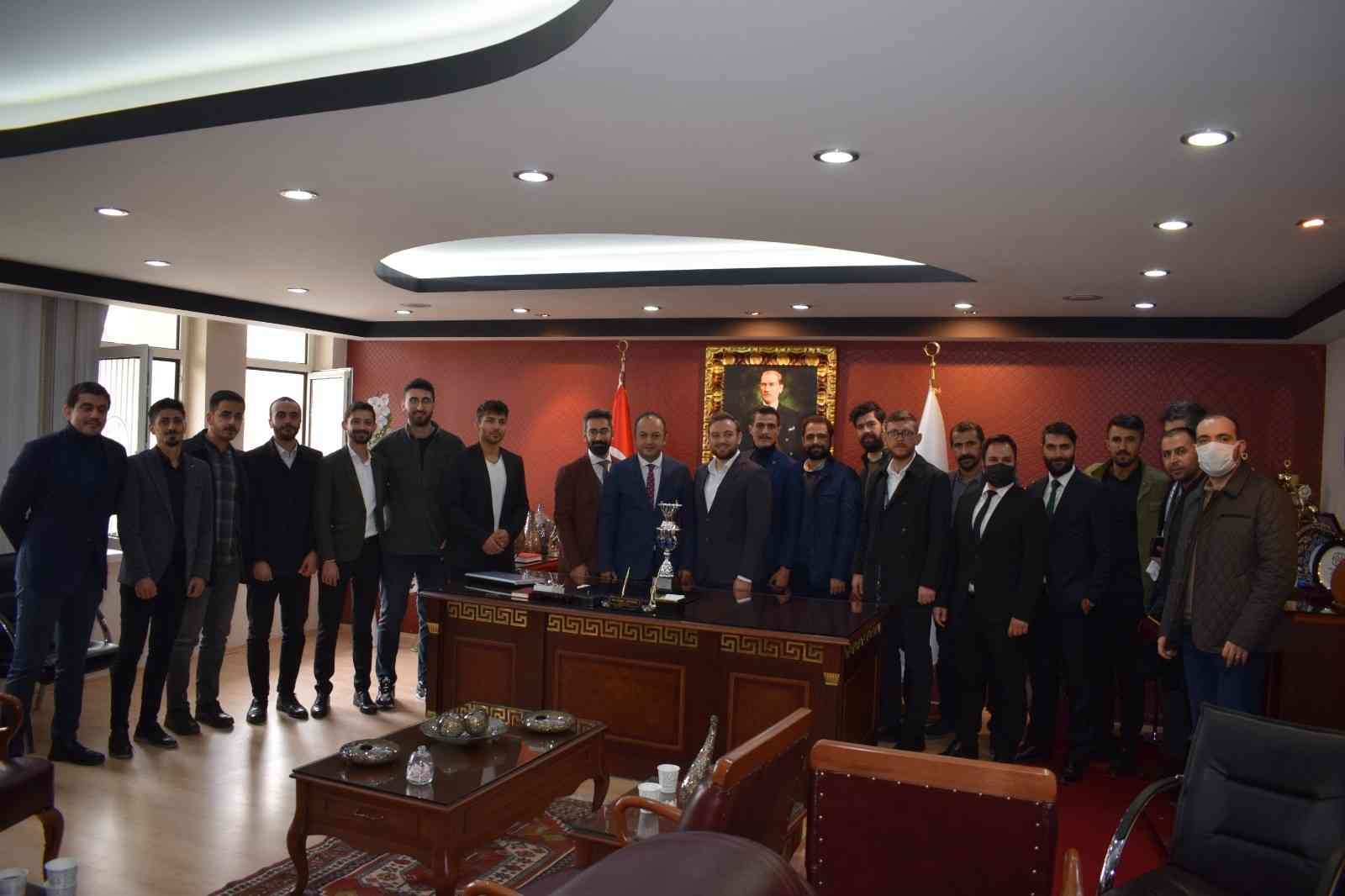 Malatya Barosu futbol takımına fair-play ödülü