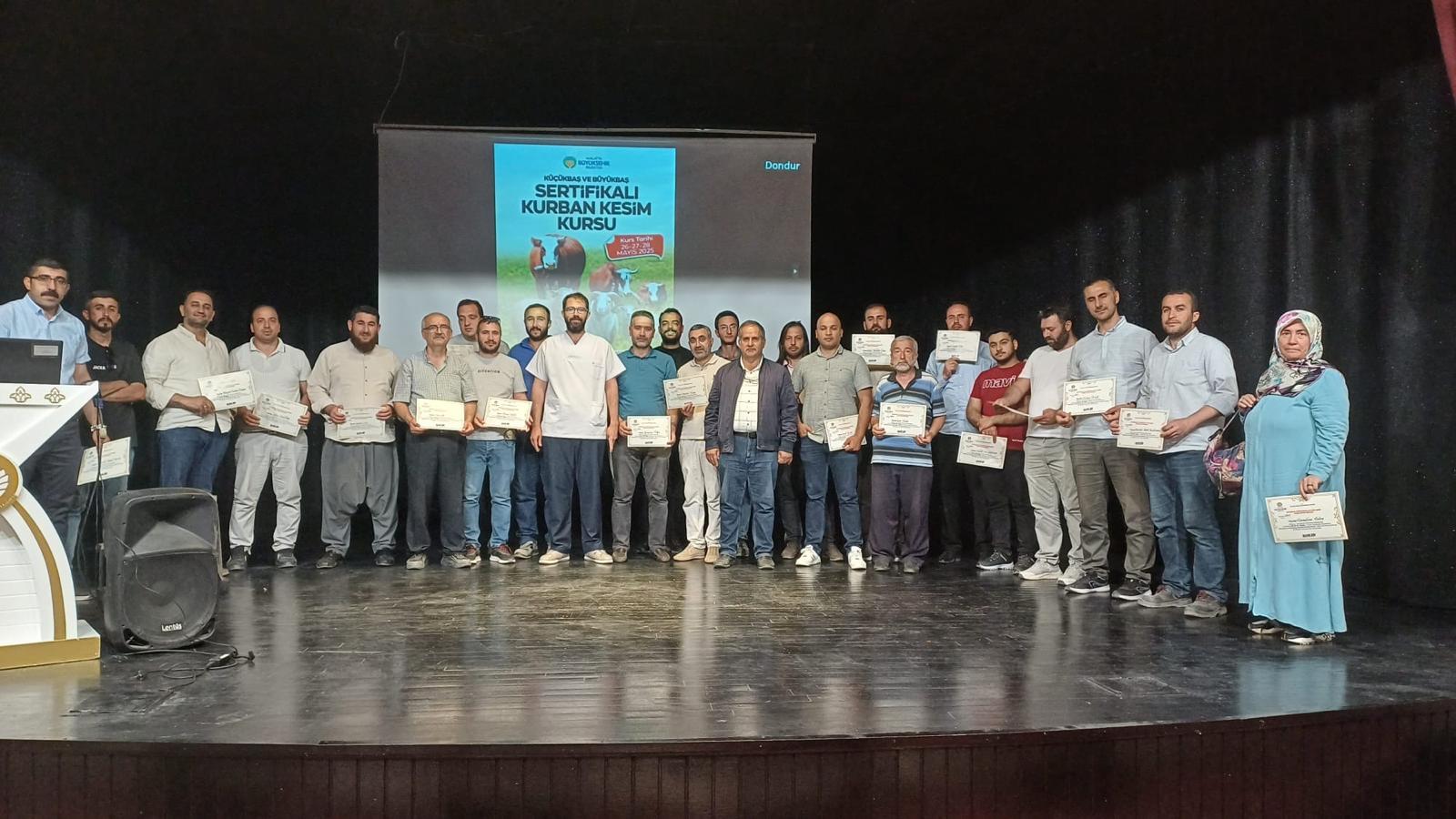 MALATYA BÜYÜKŞEHİR BELEDİYESİ VATANDAŞLARA ‘SERTİFİKALI KURBAN KESİM ELEMANI EĞİTİMİ’ VERDİ