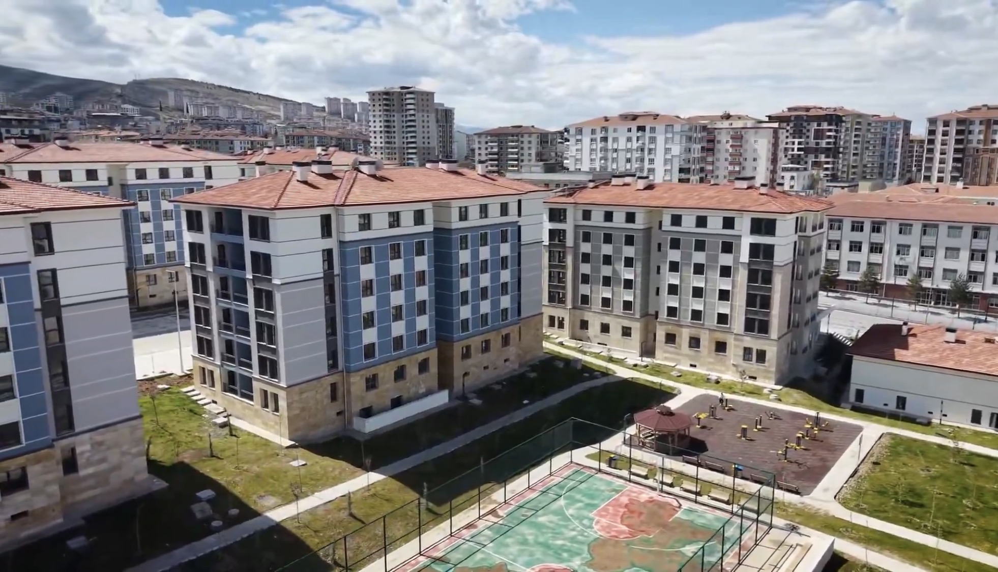 Malatya’da 1012 Konut Ve 39 İşyeri Hak Sahiplerine Teslim Ediliyor