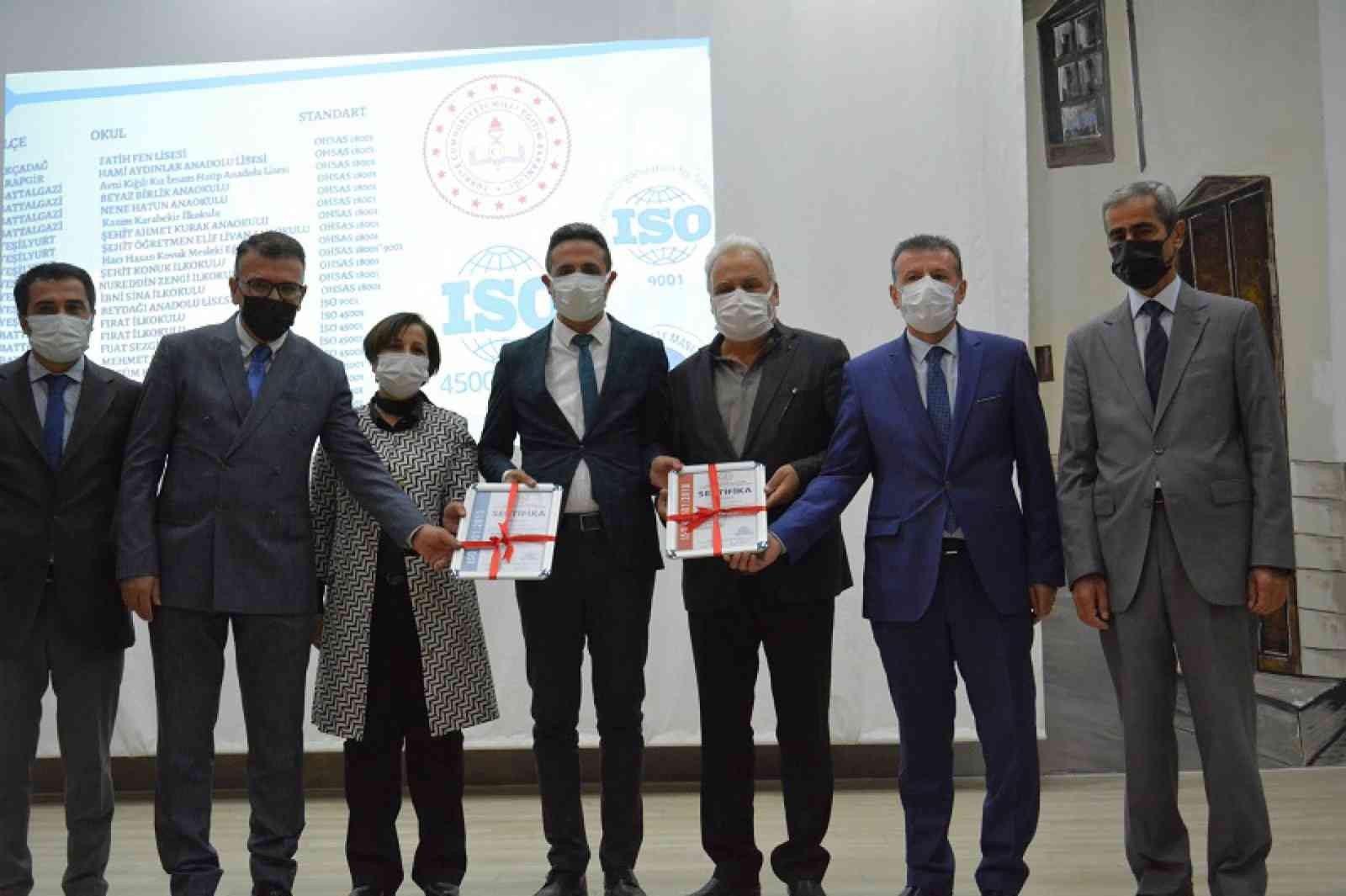 Malatya’da 24 okula ISO standardı belgesi