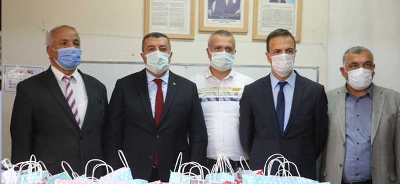 Malatya’da ilkokul öğrencilerine kırtasiye desteği