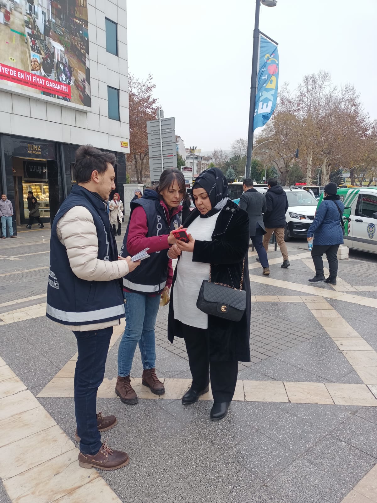 Malatya Emniyetinden Kadına Şiddete Karşı Bilinçlendirme Çalışması