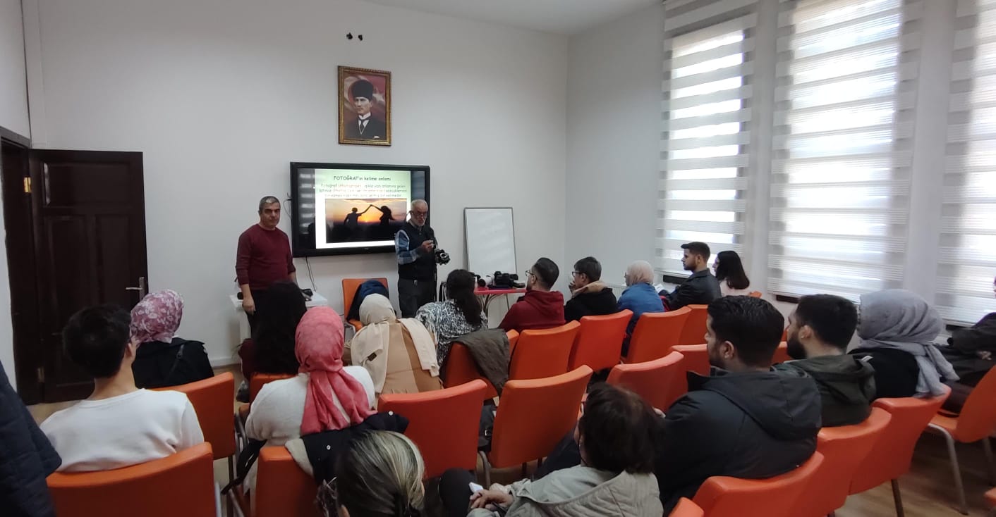MALATYA KENT KONSEYİ “DİJİTAL FOTOĞRAFÇILIK” YENİ DÖNEM EĞİTİMLERİ  DEVAM EDİYOR