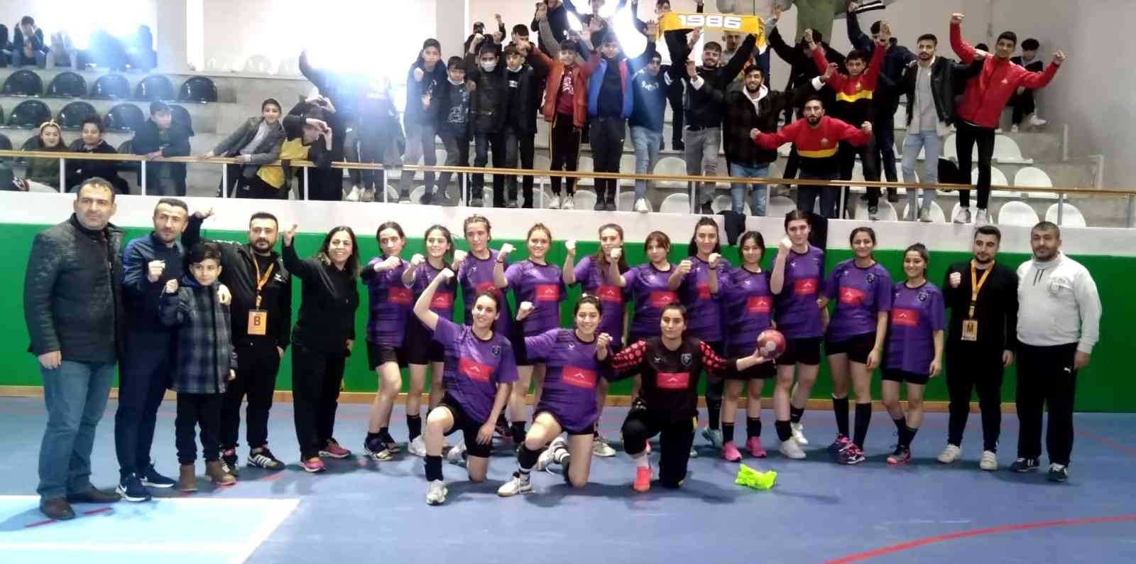 Malatya Necatibey Ortaokulu 3’te 3 yaptı