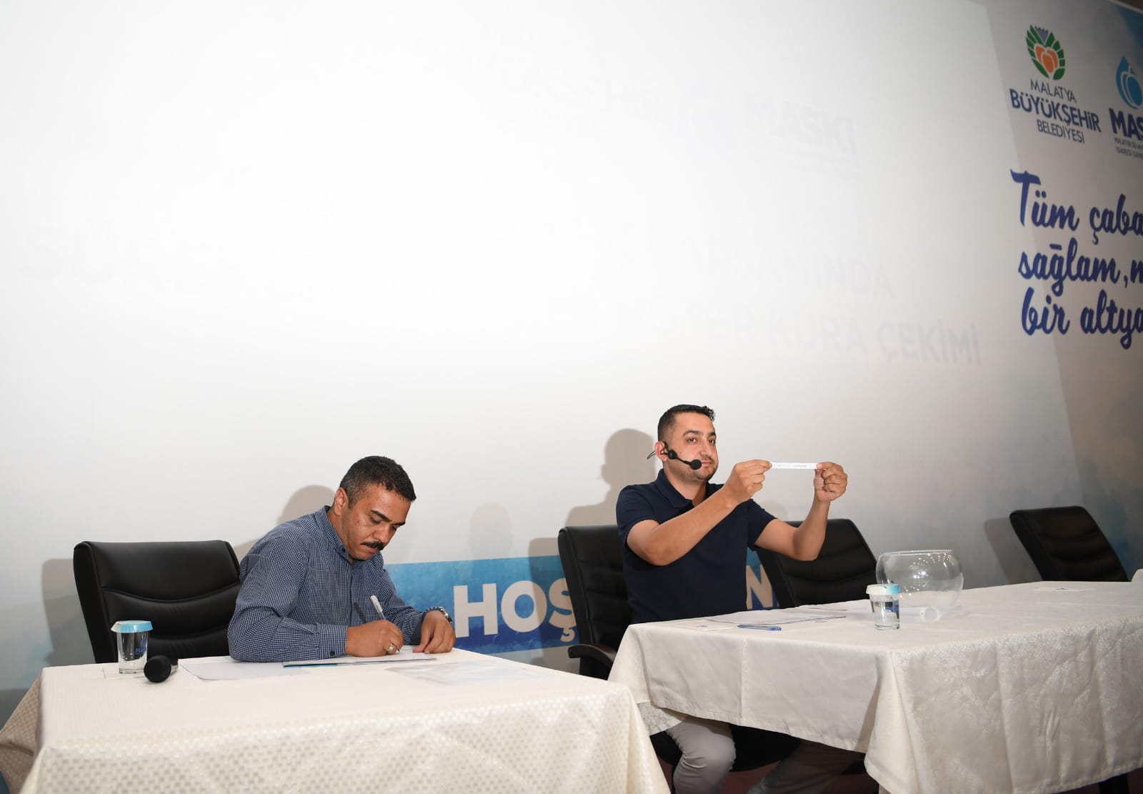 MASKİ'DE 20 OPERATÖR VE ŞOFÖR ALIMI İÇİN NOTER HUZURUNDA KURA ÇEKİMİ YAPILDI