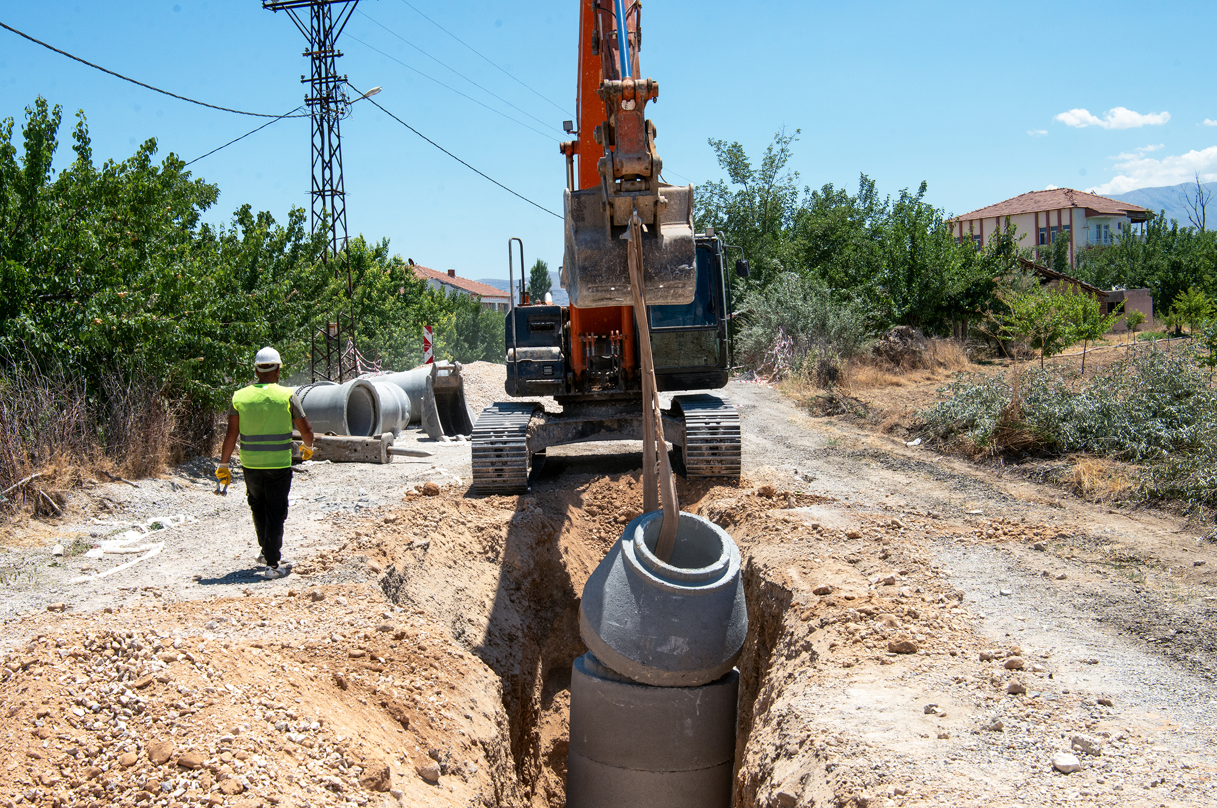 MASKİ’DEN TOPSÖĞÜT’E 3 BİN METRE  KANALİZASYON HATT