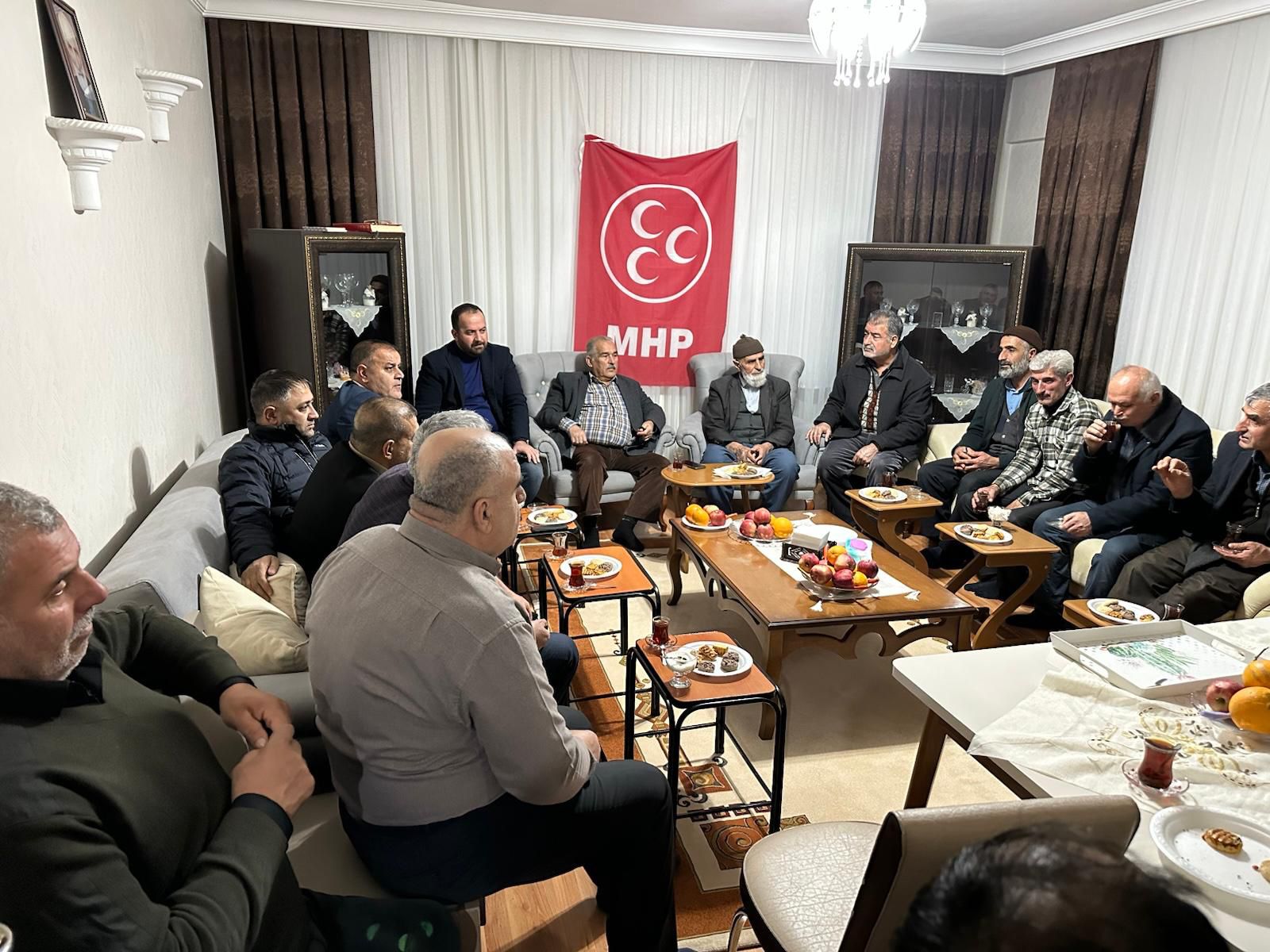 MHP’den ev ziyaretleri
