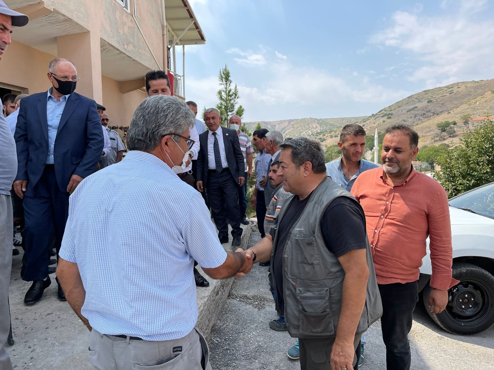 Milletvekili Fendoğlu’ndan önce ülke ve sonra parti vurgusu