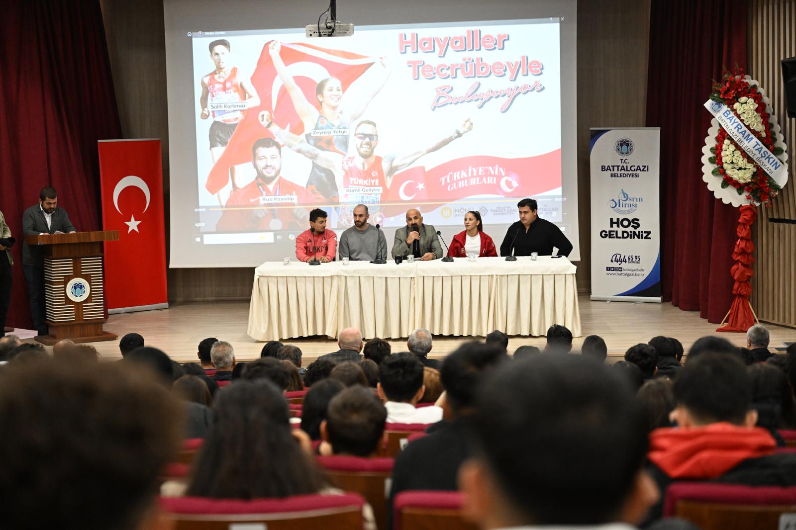 Milli Sporcular Battalgazi’li Gençlerle Buluştu