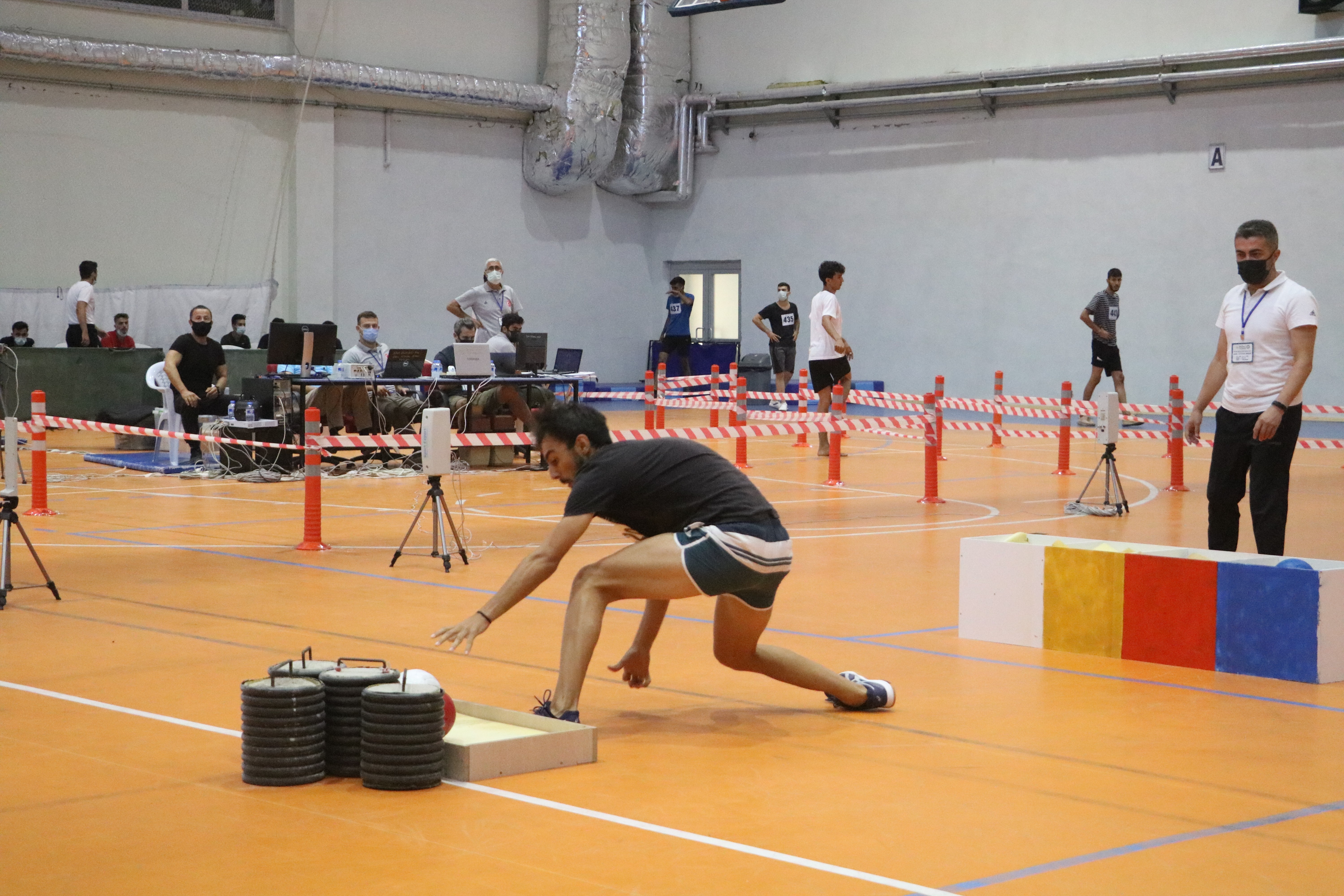 Özel yetenek sınavında zamanla yarıştılar