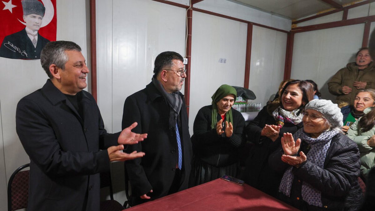 Özgür Özel Depremin 3’üncü Yılında Malatya’da Vatandaşlarla Buluştu