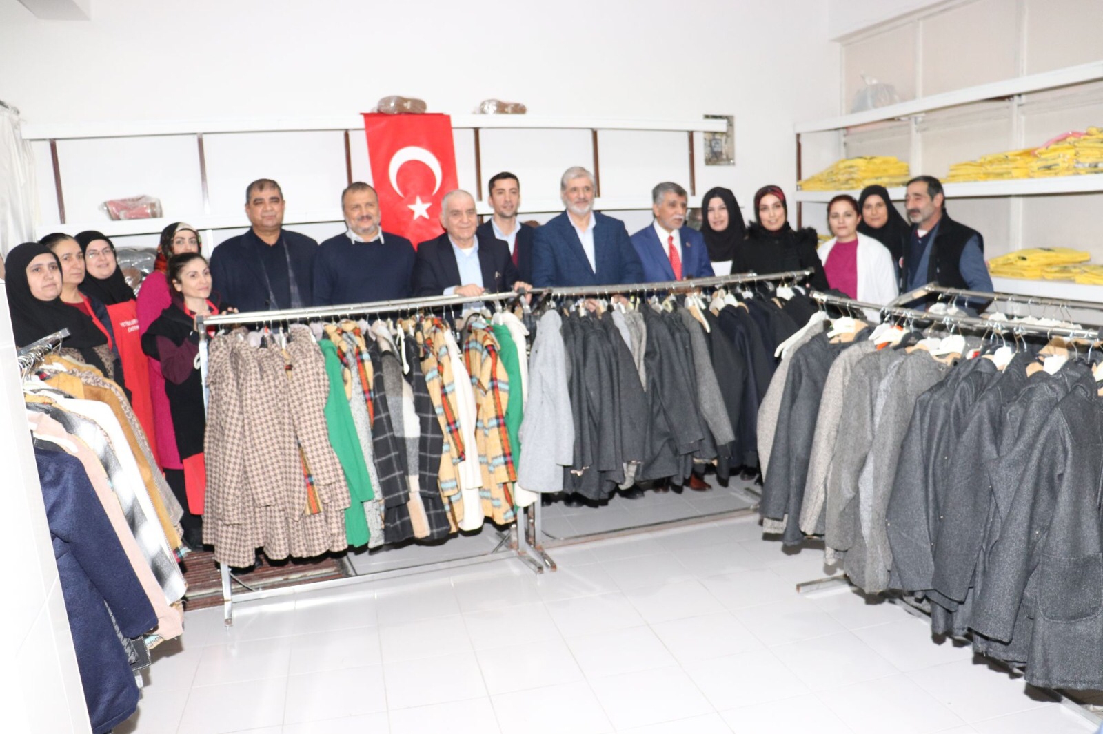 PDEV Yetim Çocukların Yüzünü Güldürdü