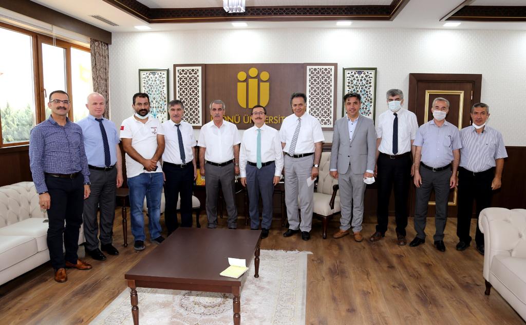 Rektörden Kızılay'a destek