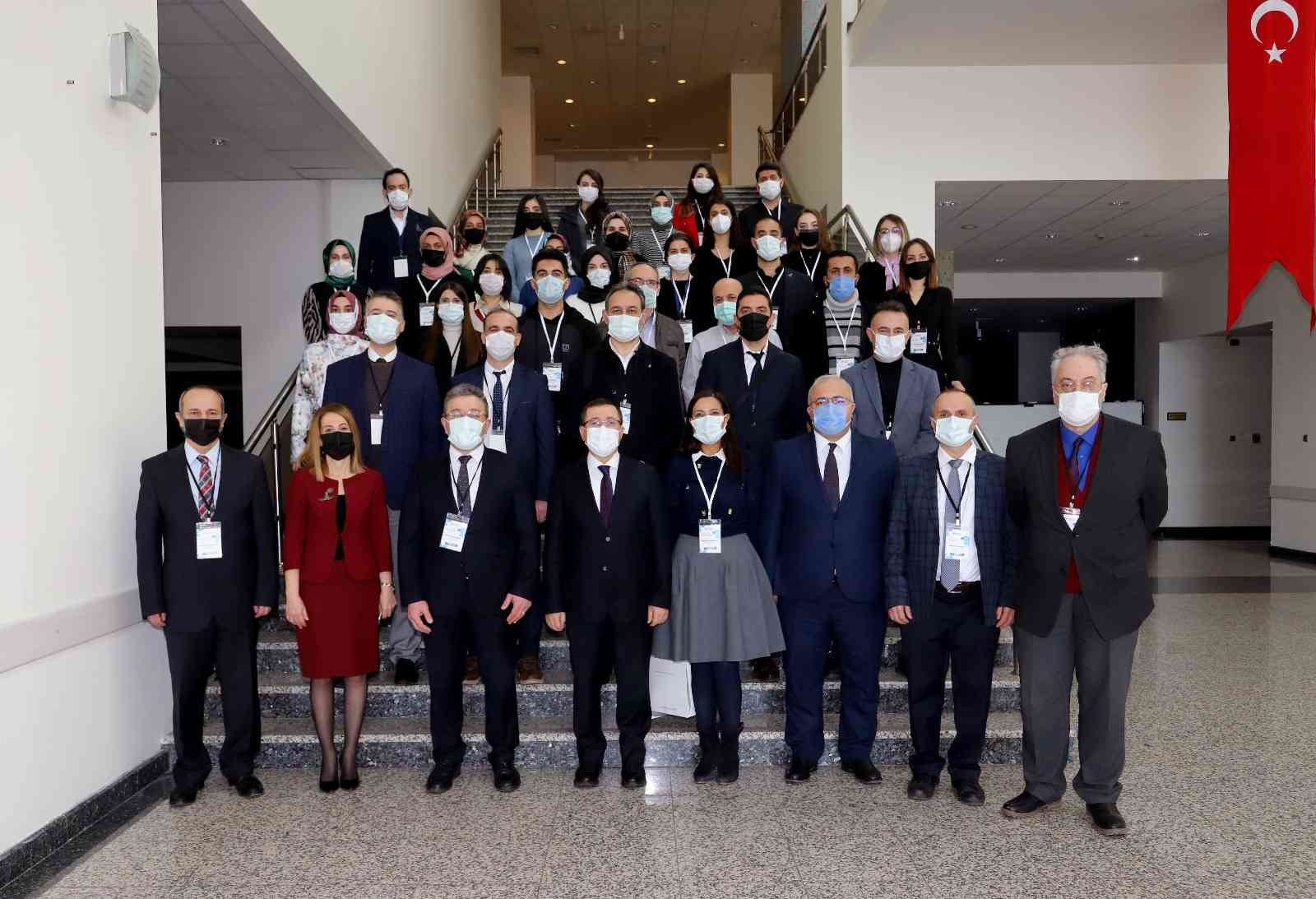 “Sağlık Bilimleri Alanında TÜBİTAK İçin Proje Hazırlama Uygulamalı Eğitimi” başladı