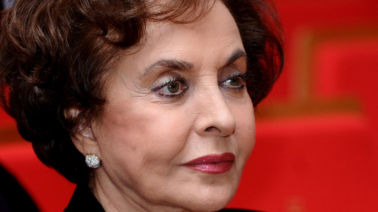 Sanatçı Ayten Gökçer Hayatını Kaybetti