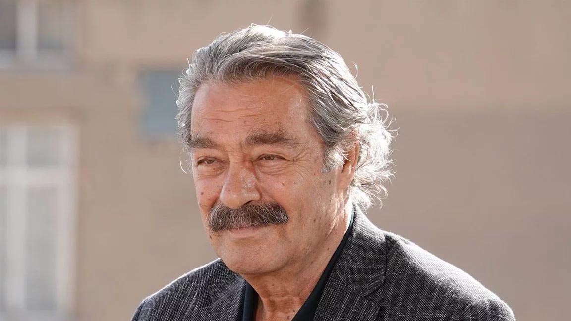 Sanatçı Kadir İnanır Yoğun Bakımdan Çıkarıldı